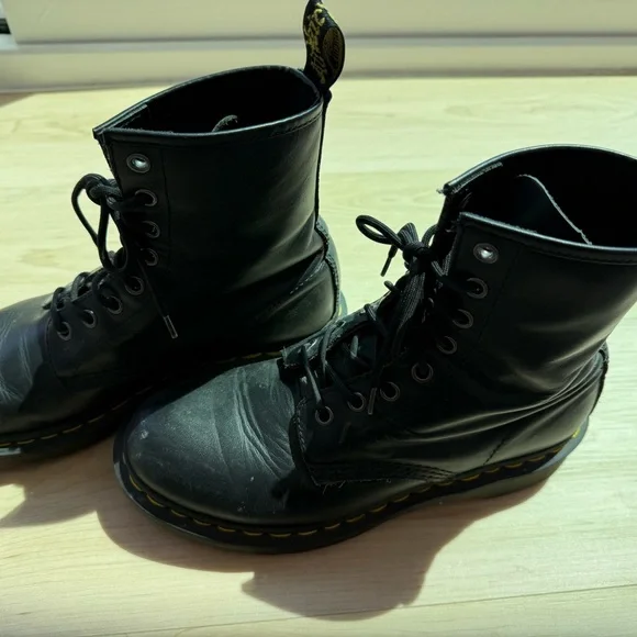 Dr. Martens 1460 Black Leather Boots Size 8 - Picture 9 of 13